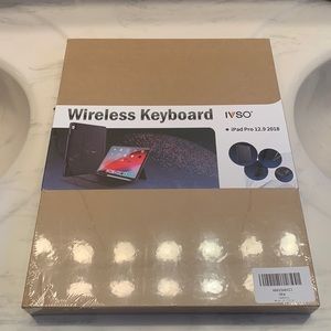 Wireless iPad keyboard